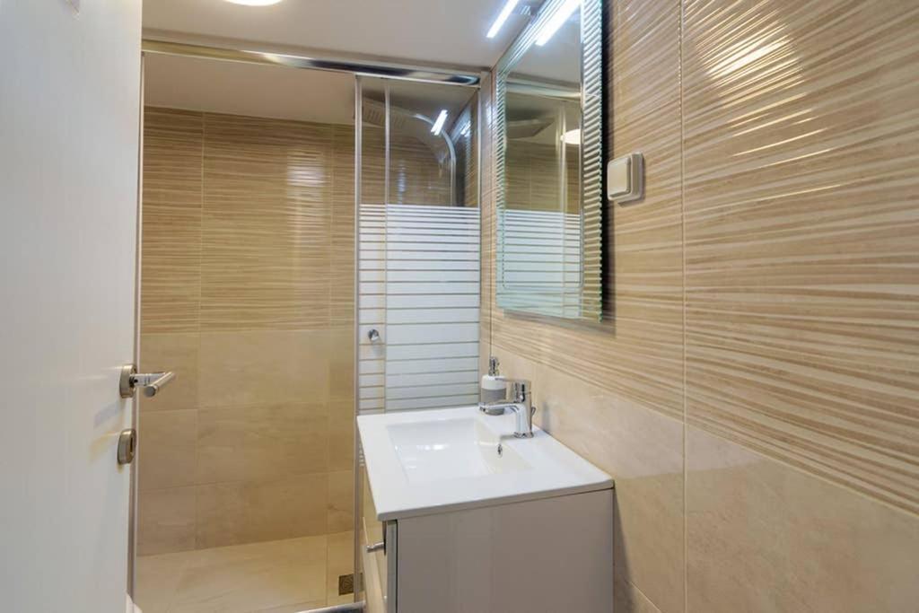 Brand New Decorated Flat For 4 Ppl In Pagrati Apartment Athens Exterior photo