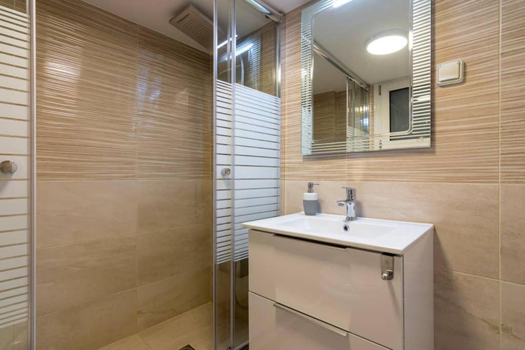 Brand New Decorated Flat For 4 Ppl In Pagrati Apartment Athens Exterior photo