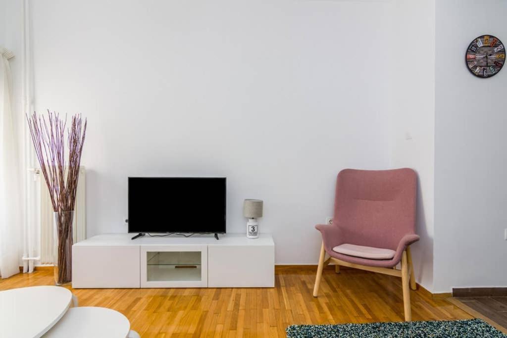 Brand New Decorated Flat For 4 Ppl In Pagrati Apartment Athens Exterior photo